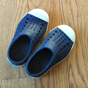 Toddler size 6 Native shoes in navy blue